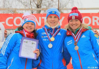 Наталья Матвеева (в центре)